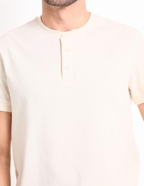 Playera Weekend cuello henley para hombre