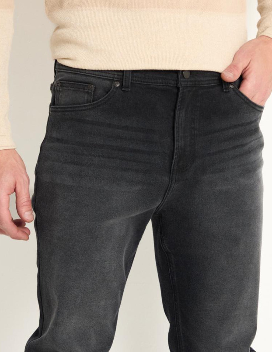 Jeans straight lavado obscuro para hombre 4