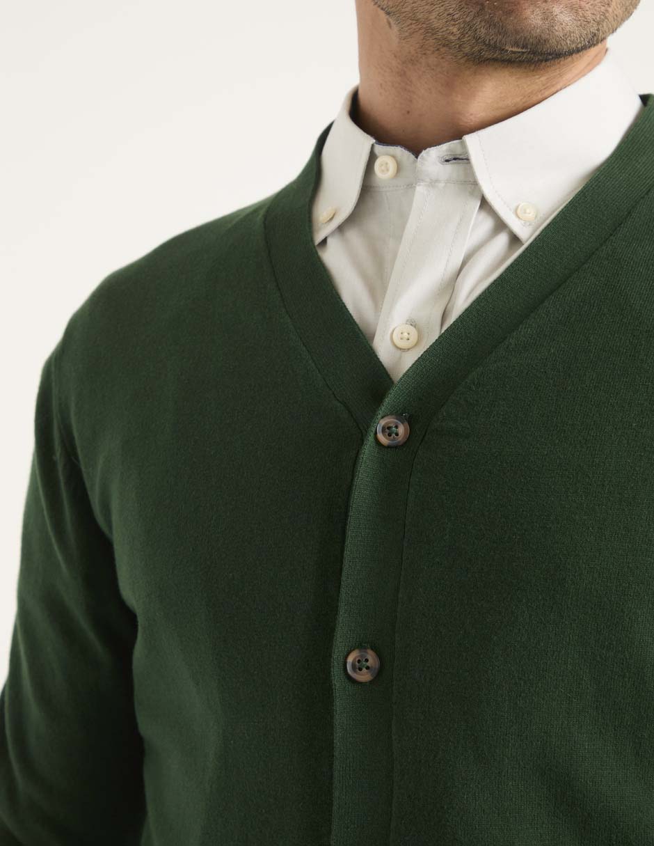 Suéter cuello V para hombre 4