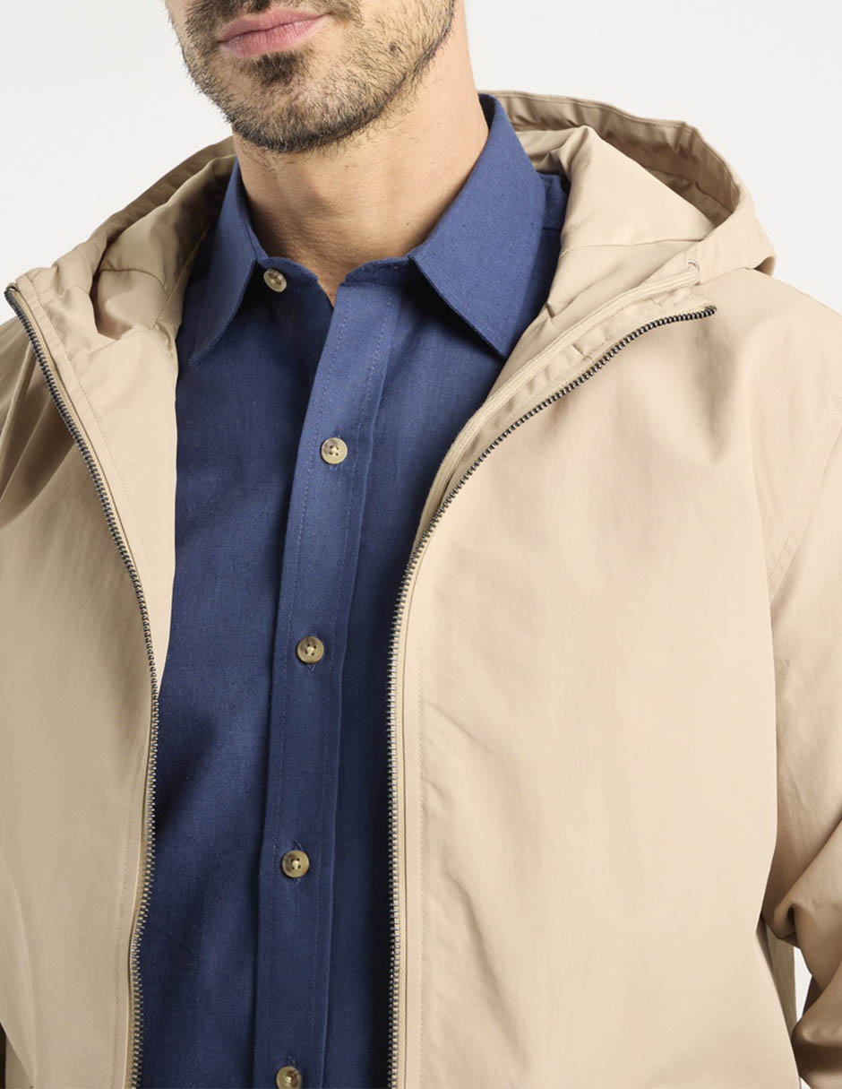 Chamarra parka capucha y bolsa para hombre 4