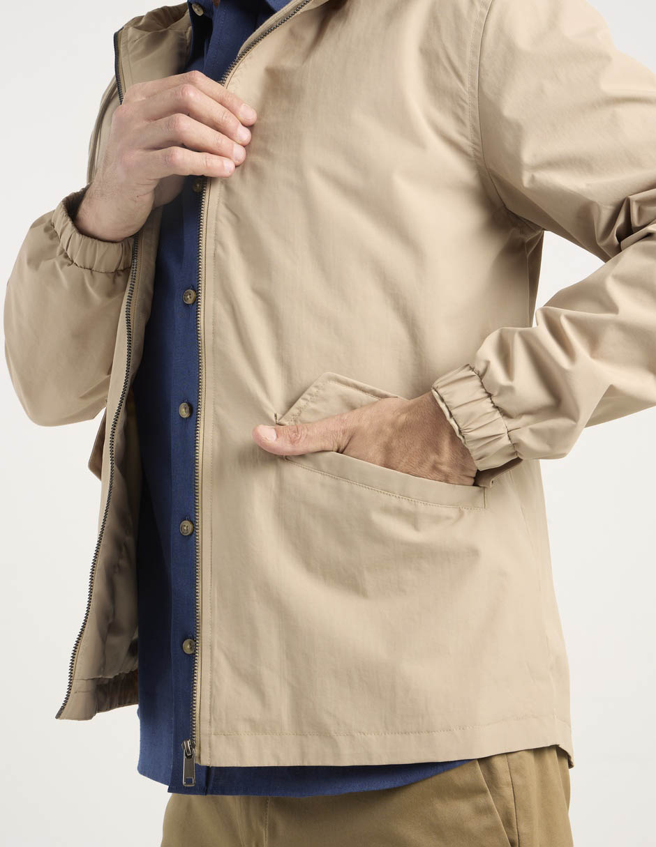Chamarra parka capucha y bolsa para hombre 5