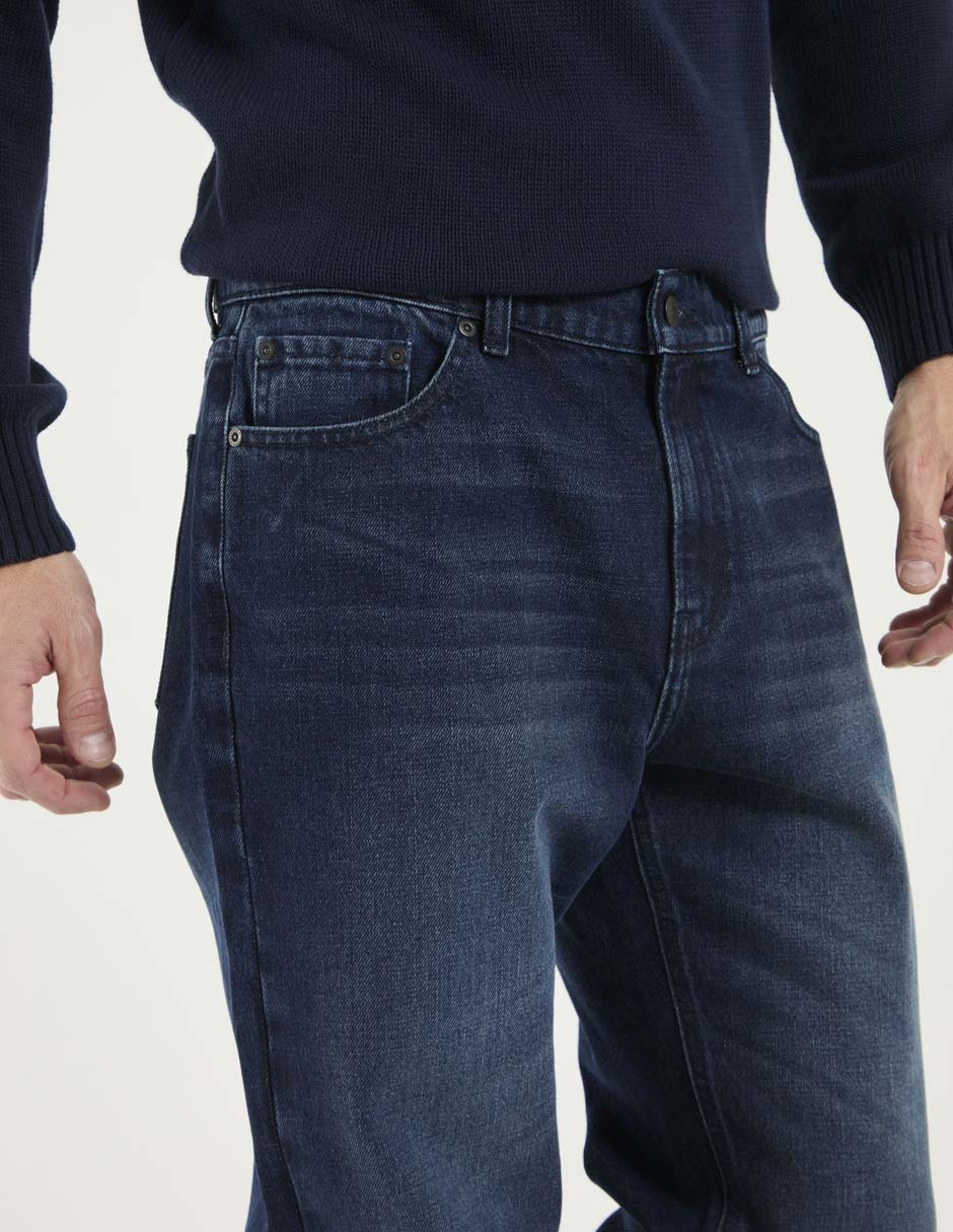 Jeans straight deslavado para hombre 4