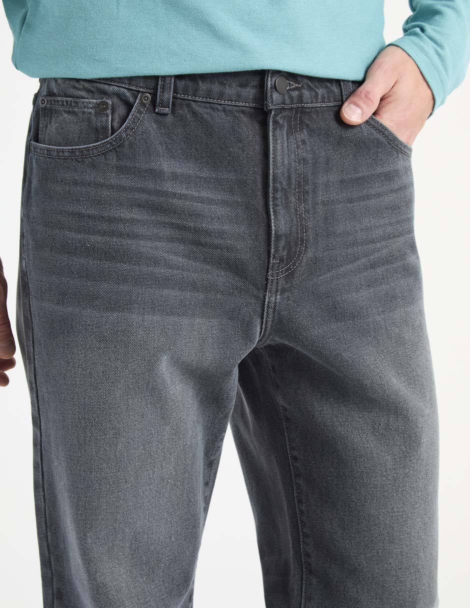 Jeans straight lavado obscuro para hombre 4