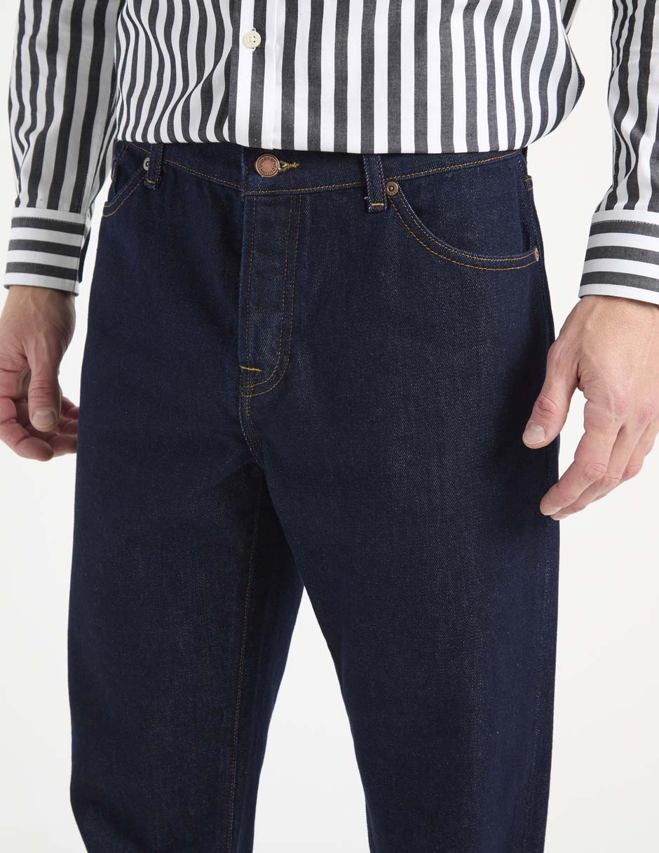Jeans straight lavado obscuro para hombre 4